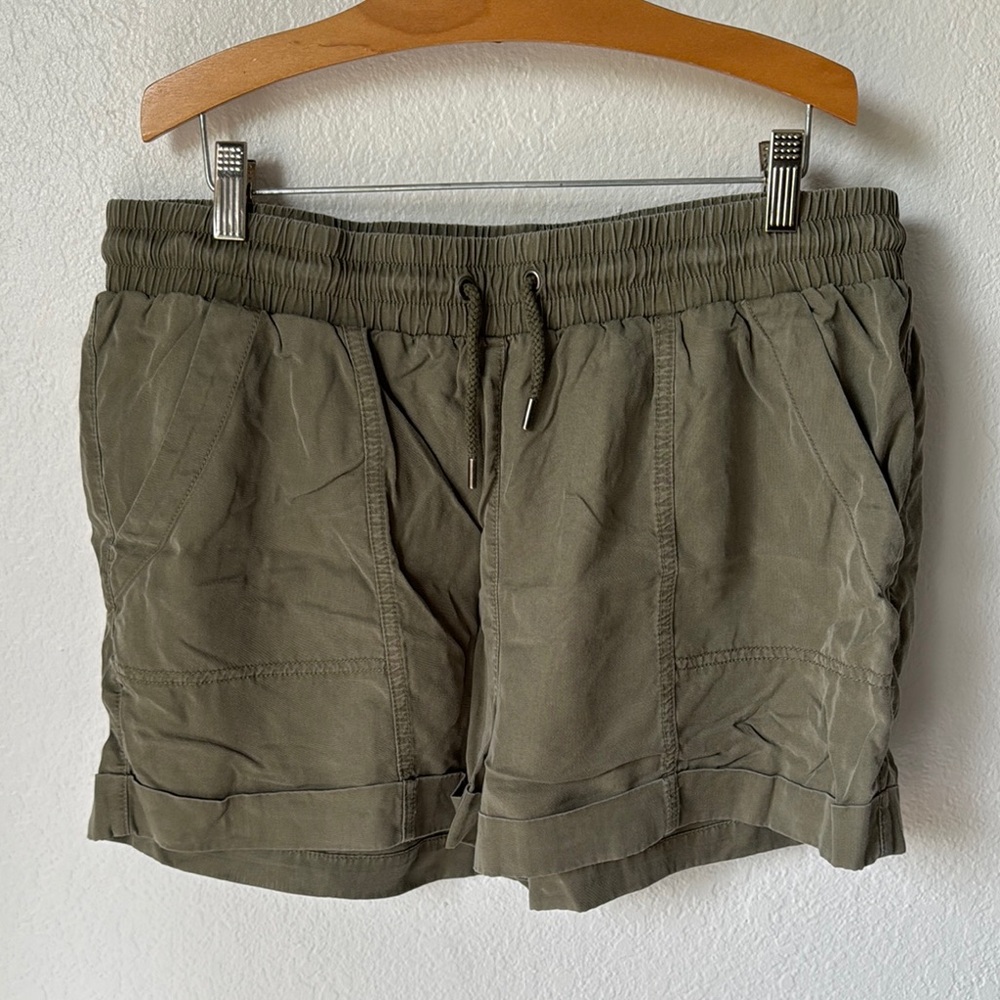 Universal Thread Olive‎ Shorts